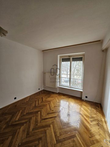 Eladó téglalakás, Dunaújvárosban 36.5 M Ft, 2 szobás