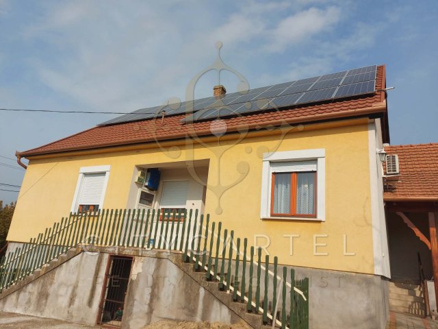 Eladó családi ház, Bölcskén 64 M Ft, 3 szobás