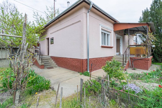 Eladó családi ház, Kecskeméten 75 M Ft, 3 szobás