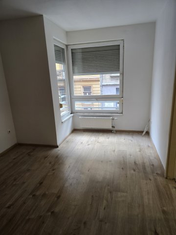 Eladó téglalakás, Budapesten, VII. kerületben, Peterdy utcában