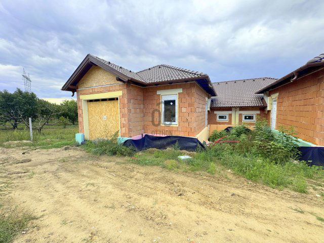 Eladó ikerház, Szadán 119 M Ft, 4 szobás / költözzbe.hu