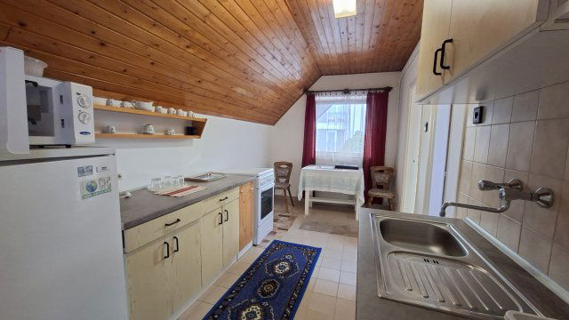 Kiadó téglalakás, albérlet, Pécsett, Homok utcában, 1 szobás