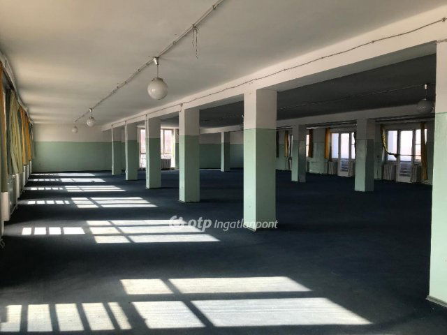 Kiadó ipari ingatlan, Komlón 1143 E Ft / hó