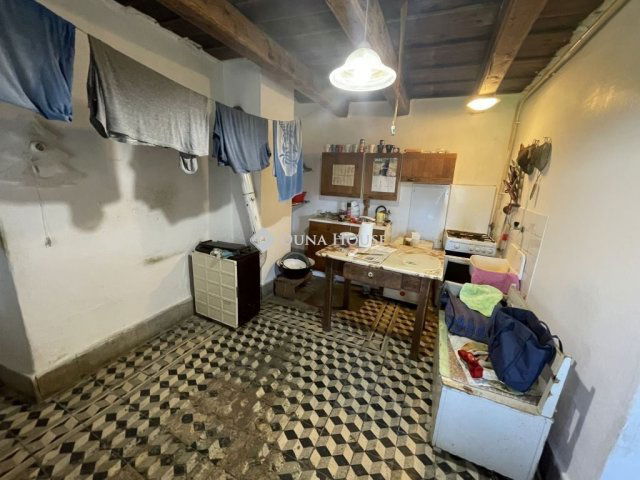 Eladó családi ház, Nagysimonyin 11.9 M Ft, 2 szobás