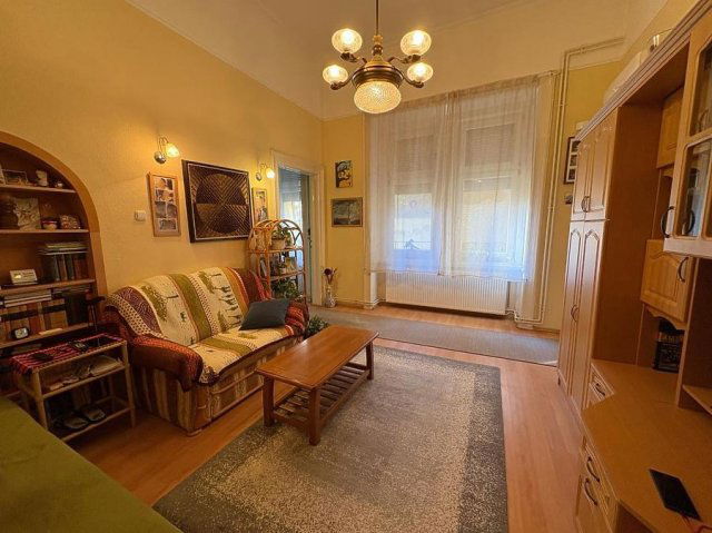 Eladó téglalakás, Budapesten, VI. kerületben 75 M Ft, 2 szobás