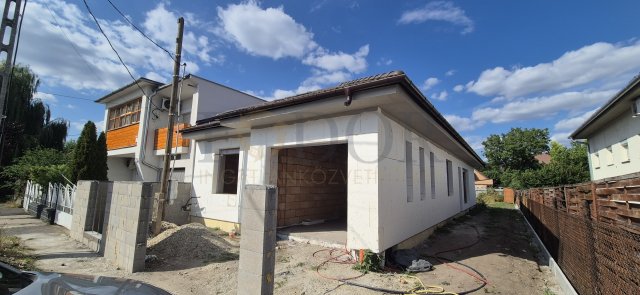 Eladó családi ház, Budapesten, XVIII. kerületben 160 M Ft