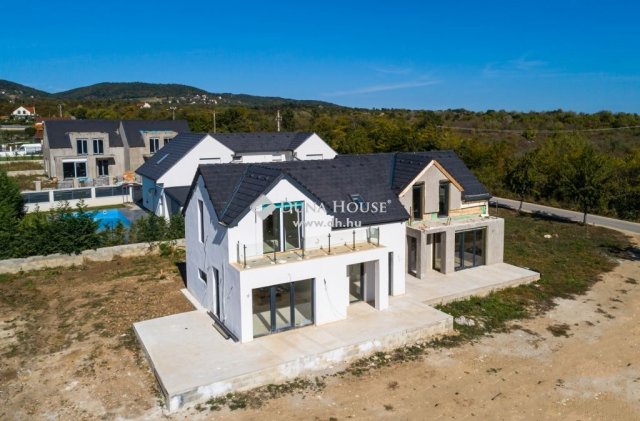 Eladó családi ház, Balatonakaliban 129 M Ft, 5 szobás