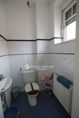 Kiadó családi ház, albérlet, Tatán 732 E Ft / hó, 6 szobás