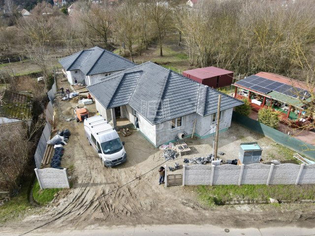 Eladó családi ház, Sülysápon 69.9 M Ft, 4 szobás