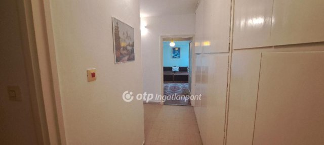 Eladó téglalakás, Mezőhegyesen 16.5 M Ft, 3 szobás