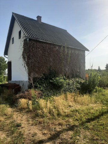 Eladó nyaraló, Komáromban 9.5 M Ft, 2 szobás