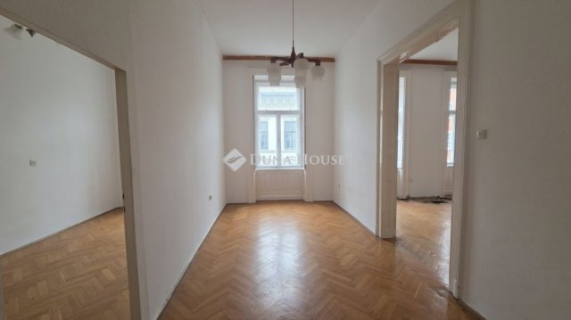 Eladó téglalakás, Budapesten, VIII. kerületben 139 M Ft