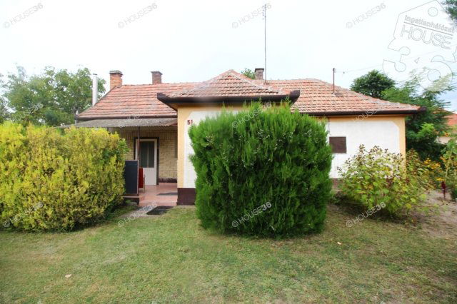 Eladó családi ház, Csengődön 11.5 M Ft, 2 szobás