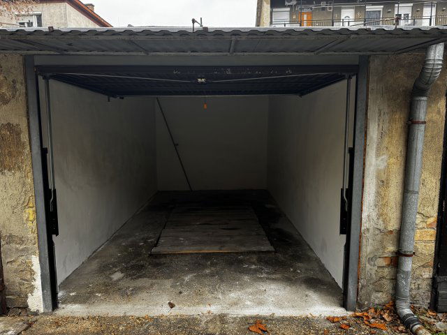Eladó garázs, Győrött, Köztelek utcában 6.9 M Ft