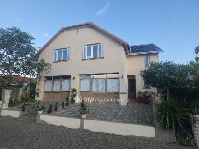 Eladó családi ház, Berettyóújfaluban 25 M Ft, 4 szobás