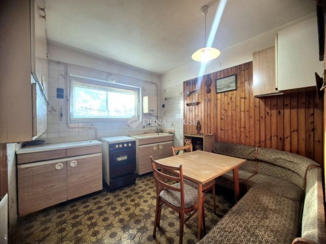 Eladó családi ház, Budapesten, III. kerületben 65 M Ft, 3 szobás