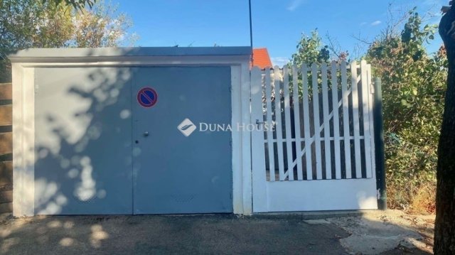 Eladó téglalakás, Pécsett 64.9 M Ft, 2 szobás