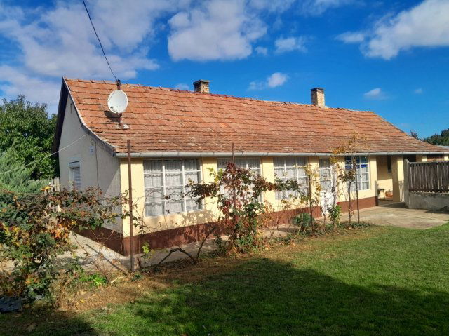 Eladó családi ház, Hajdúböszörményen 34 M Ft, 2 szobás