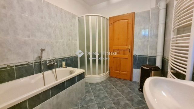 Eladó családi ház, Zalaegerszegen 149.9 M Ft, 5 szobás