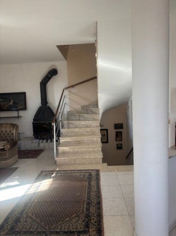 Eladó családi ház, Pécsett 350 M Ft, 9 szobás