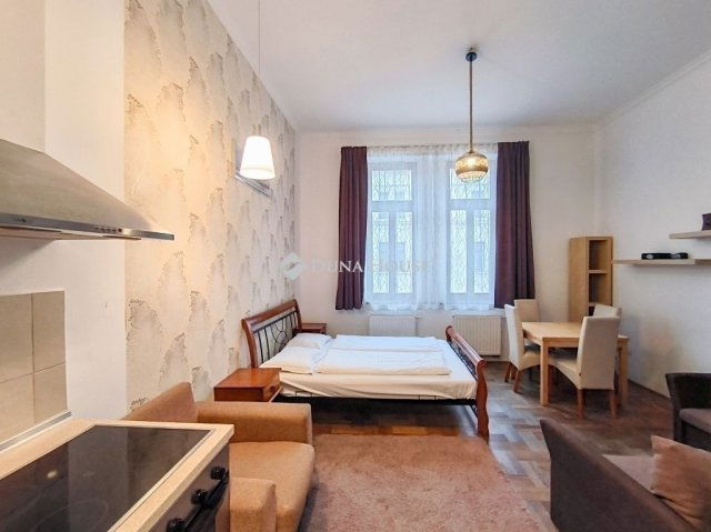 Eladó téglalakás, Budapesten, VII. kerületben 89 M Ft, 2 szobás