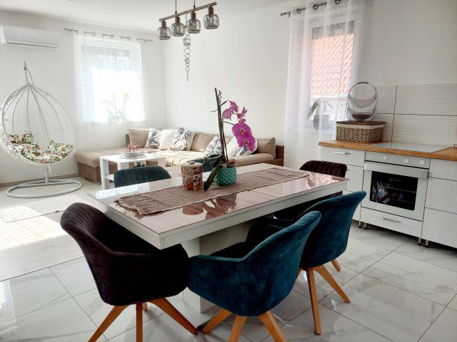 Eladó ikerház, Veresegyházon 138.8 M Ft, 5 szobás