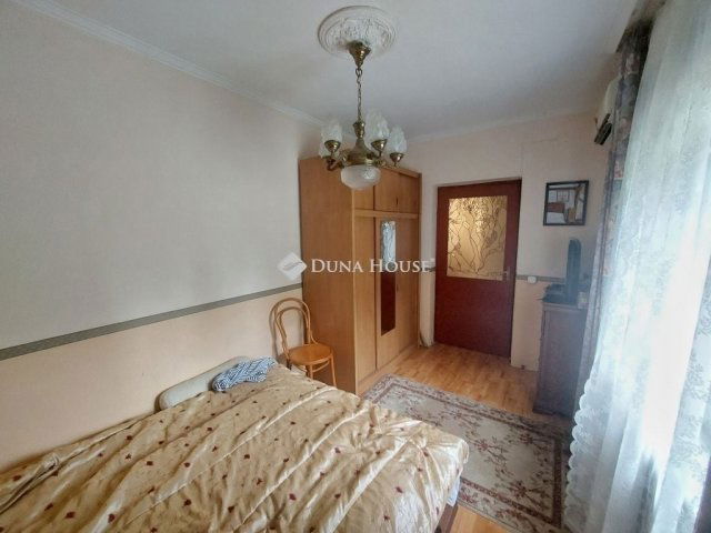 Eladó családi ház, Erdőkertesen 156.99 M Ft, 4+1 szobás