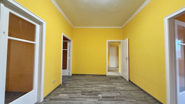 Kiadó téglalakás, albérlet, Debrecenben 295 E Ft / hó, 3 szobás