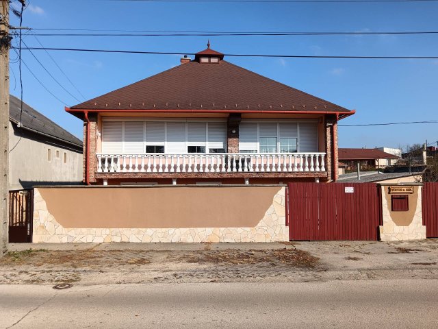 Eladó családi ház, Tatabányán 132 M Ft, 5 szobás