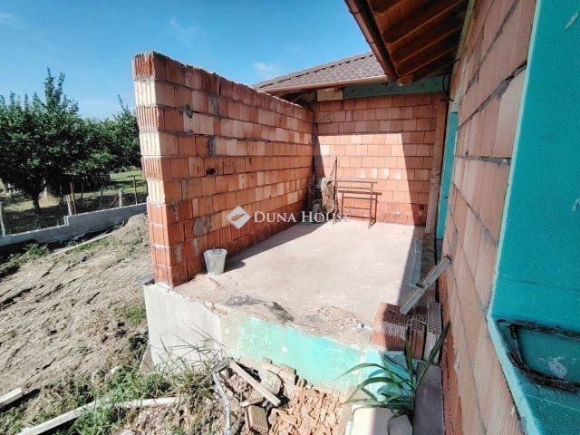 Eladó ikerház, Szigetszentmártonban 78 M Ft, 4 szobás