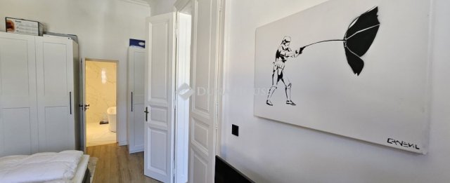 Eladó téglalakás, Budapesten, VI. kerületben, Szófia utcában