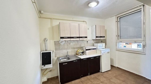 Eladó téglalakás, Kecskeméten 36 M Ft, 1 szobás