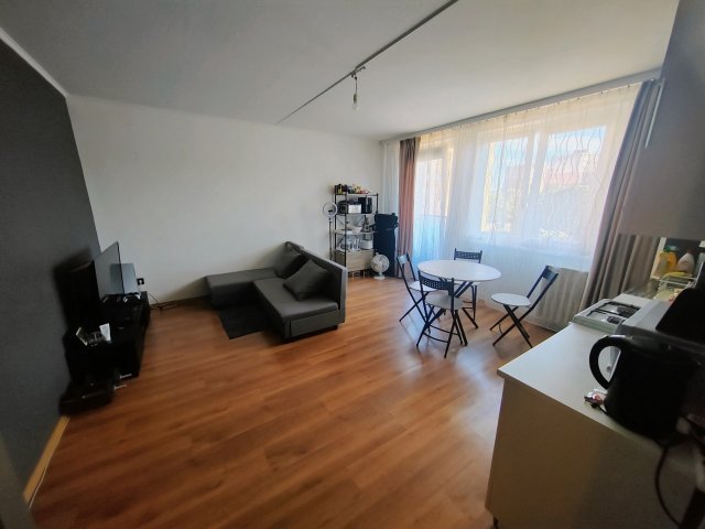 Eladó panellakás, Veszprémben 47 M Ft, 2+1 szobás