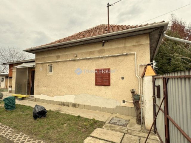 Eladó családi ház, Orosházán 39.9 M Ft, 3 szobás