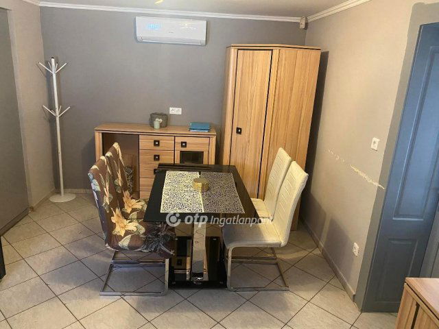 Eladó családi ház, Abonyban 32 M Ft, 1 szobás