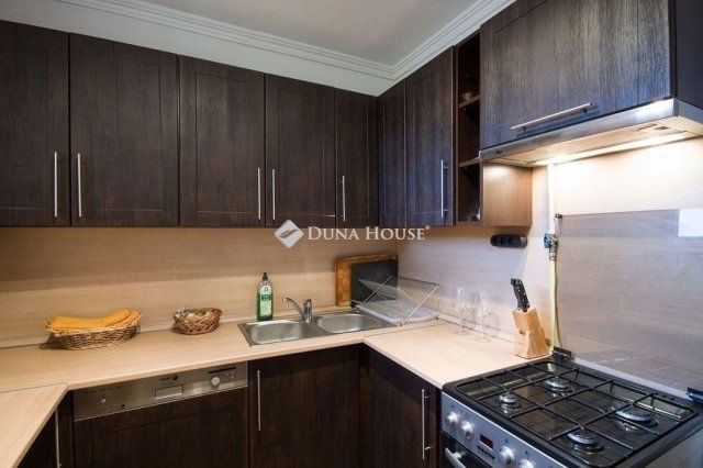 Eladó panellakás, Budapesten, X. kerületben 77 M Ft, 3 szobás