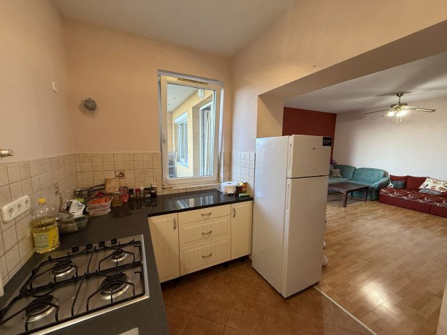 Eladó téglalakás, Veszprémben 75 M Ft, 2+2 szobás