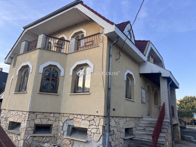 Eladó családi ház, Alsónémediben 109 M Ft, 5 szobás