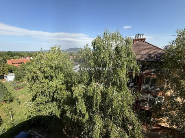 Eladó téglalakás, Pécsett 49 M Ft, 3 szobás