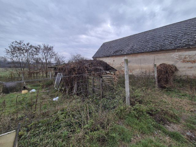 Eladó családi ház, Ászáron 35 M Ft, 1+2 szobás