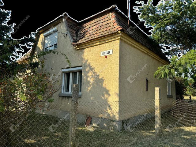 Eladó családi ház, Mocsán 35 M Ft, 4 szobás