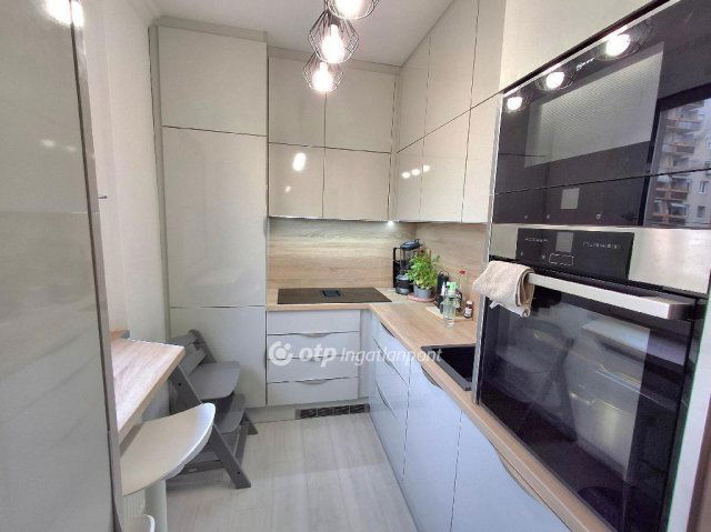 Eladó panellakás, Budapesten, XV. kerületben 76.8 M Ft, 3 szobás