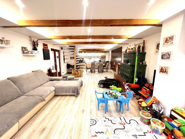 Eladó családi ház, Mikepércsen 119 M Ft, 5 szobás