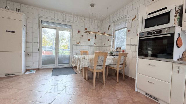 Eladó családi ház, Balatonszentgyörgyön 154.812 M Ft, 5 szobás