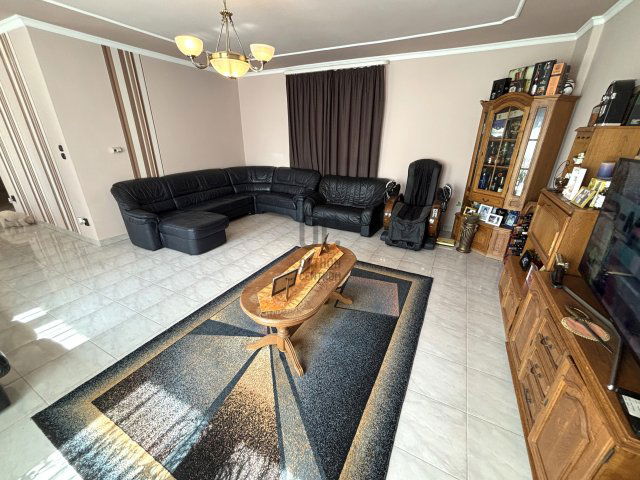 Eladó családi ház, Debrecenben 119.9 M Ft, 5 szobás