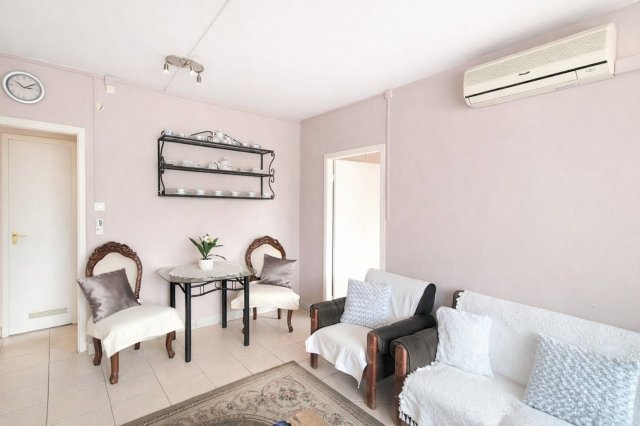 Eladó panellakás, Debrecenben 69.9 M Ft, 3 szobás