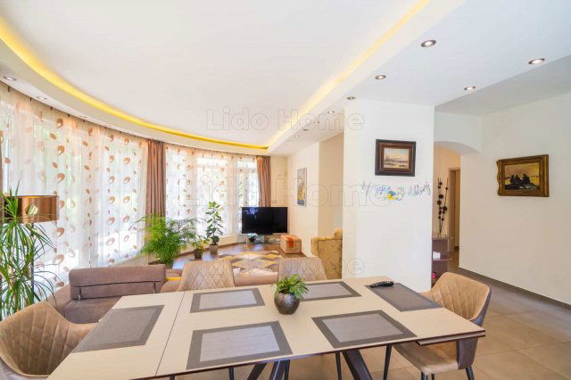 Eladó hotel, Zamárdiban 899 M Ft, 13 szobás