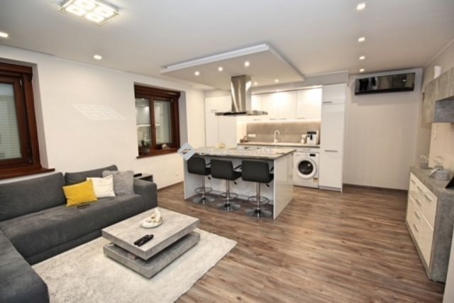 Eladó téglalakás, Kecskeméten 73.9 M Ft, 3 szobás