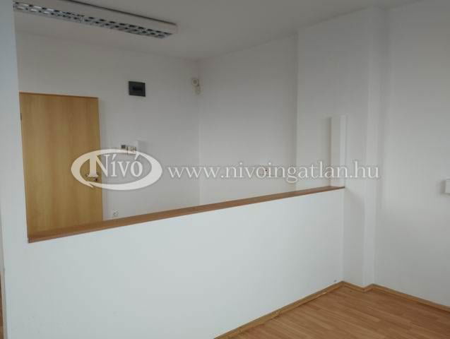Kiadó iroda, Veszprémben 85 E Ft / hó, 1 szobás