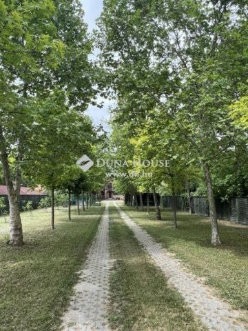 Eladó családi ház, Majosházán 265 M Ft, 4 szobás